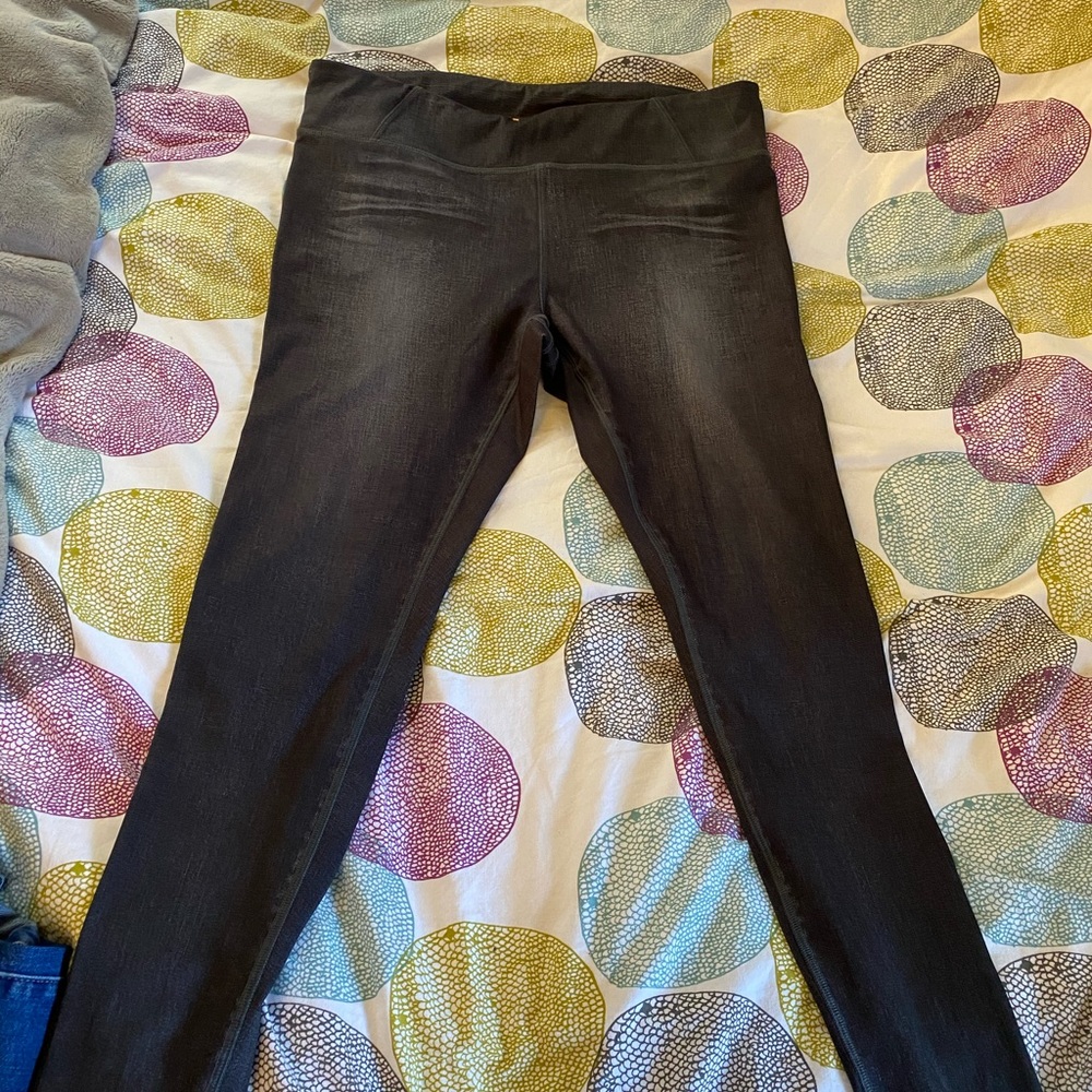 Black Lucy jeggings